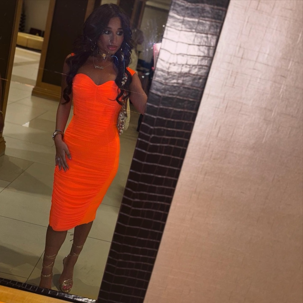Orange midi